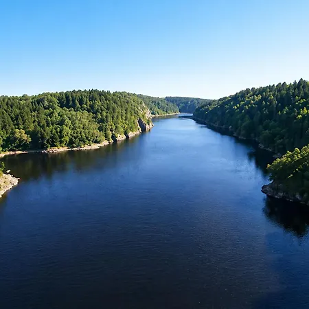 Vakantiehuis S Terasou 60m Od Vody