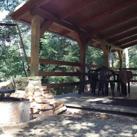 Vakantiehuis S Terasou 60m Od Vody