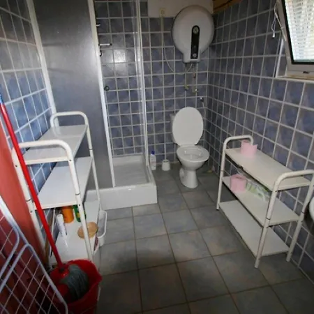 S Terasou 60m Od Vody Vrcovice